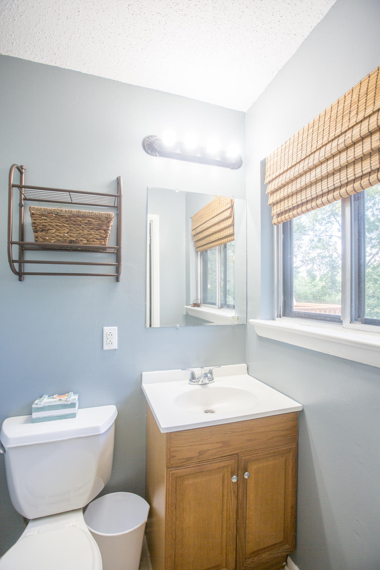 1521 North Chester Road Hixson, TN 37343 - Photo 12 of 26 Master 1/2 bath