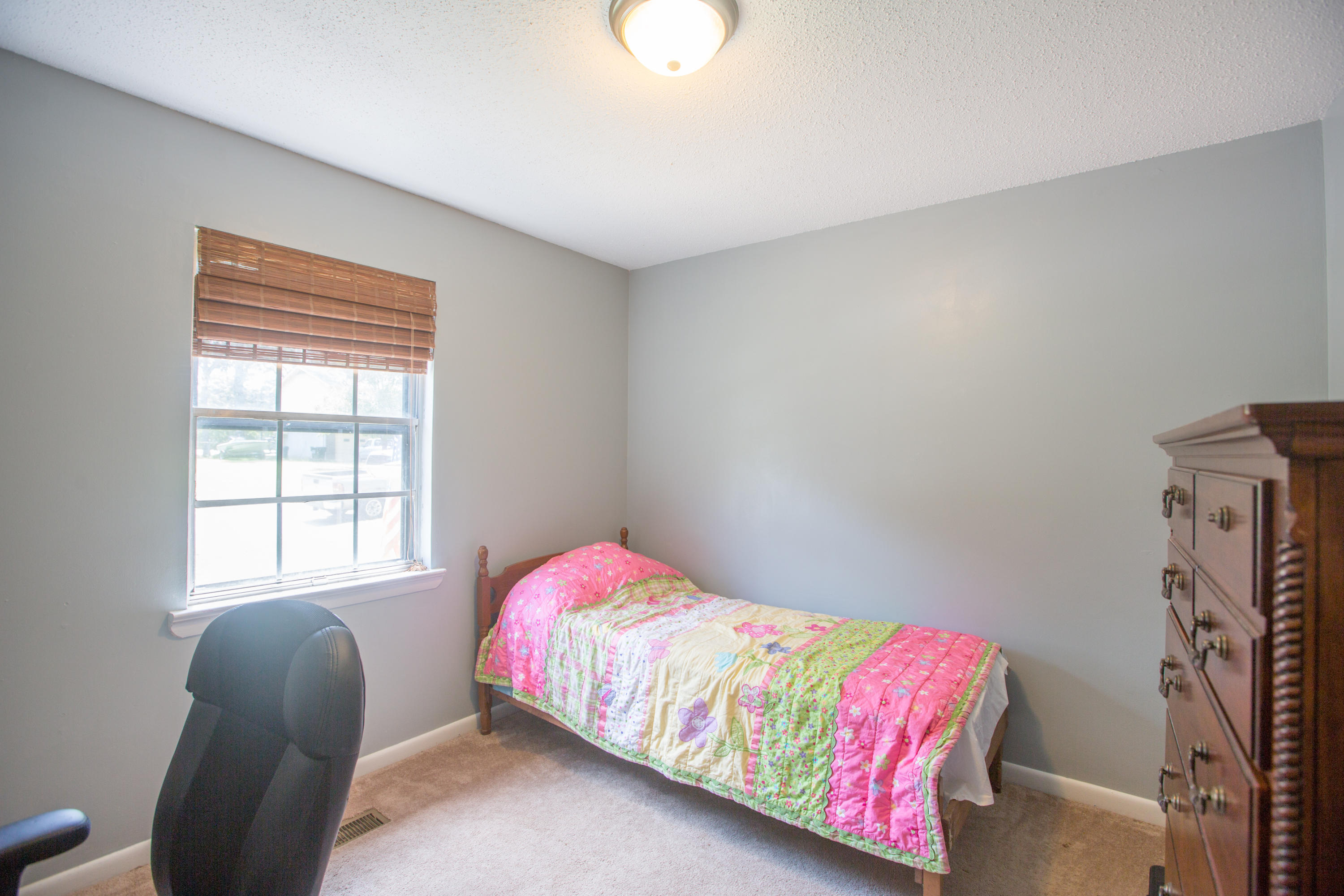 1521 North Chester Road Hixson, TN 37343 - Photo 15 of 26 Guest Room 2 view 2