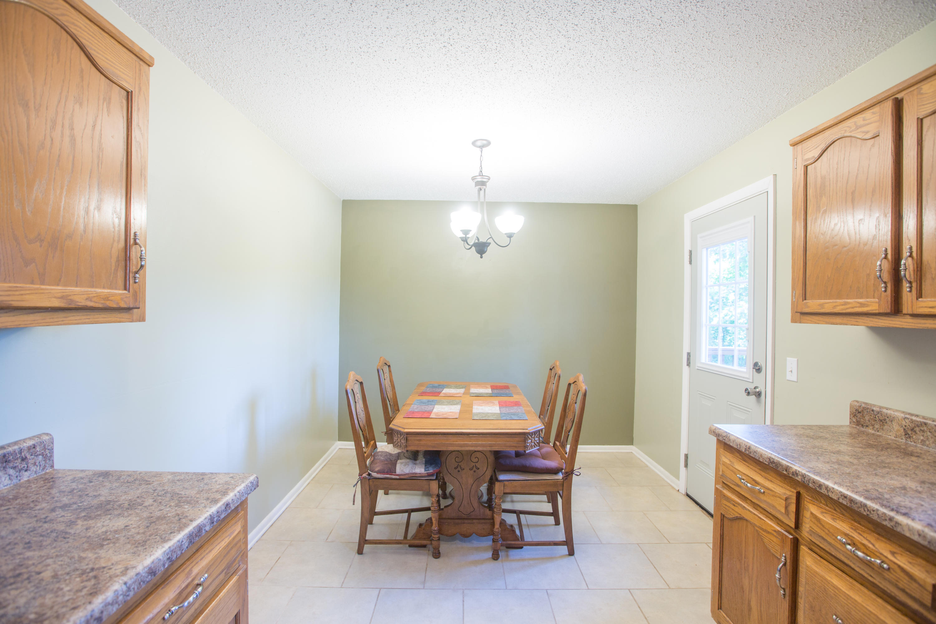 1521 North Chester Road Hixson, TN 37343 - Photo 8 of 26 Kitchen to Dining