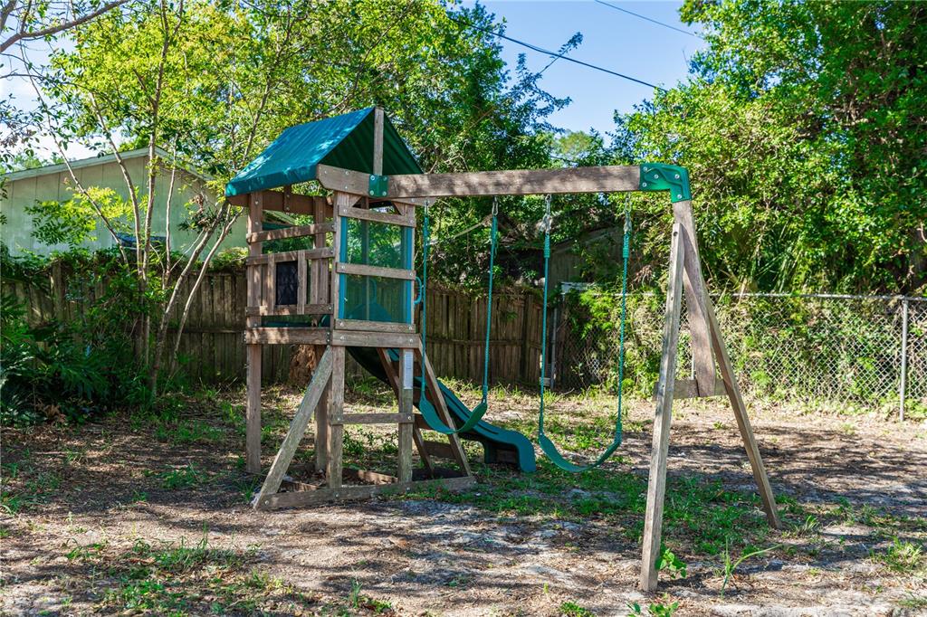 5508 Meridian Way Orlando, FL 32808 - Photo 26 of 30 Rear Yard