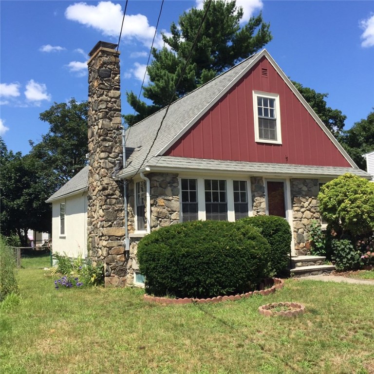 75 Edgemere Road Pawtucket, RI 02861 - Photo 3 of 21 Gallery Image 3