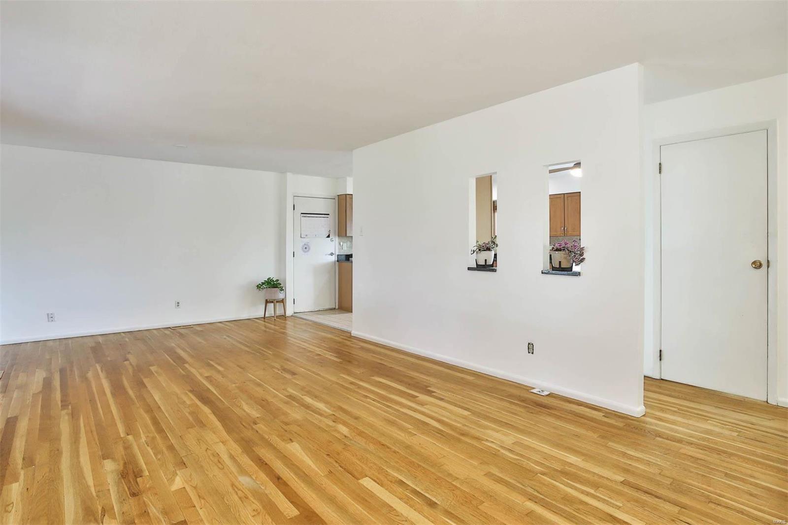 12626 Fee Fee Road St. Louis, MO 63146 - Photo 4 of 40 Gallery Image 4