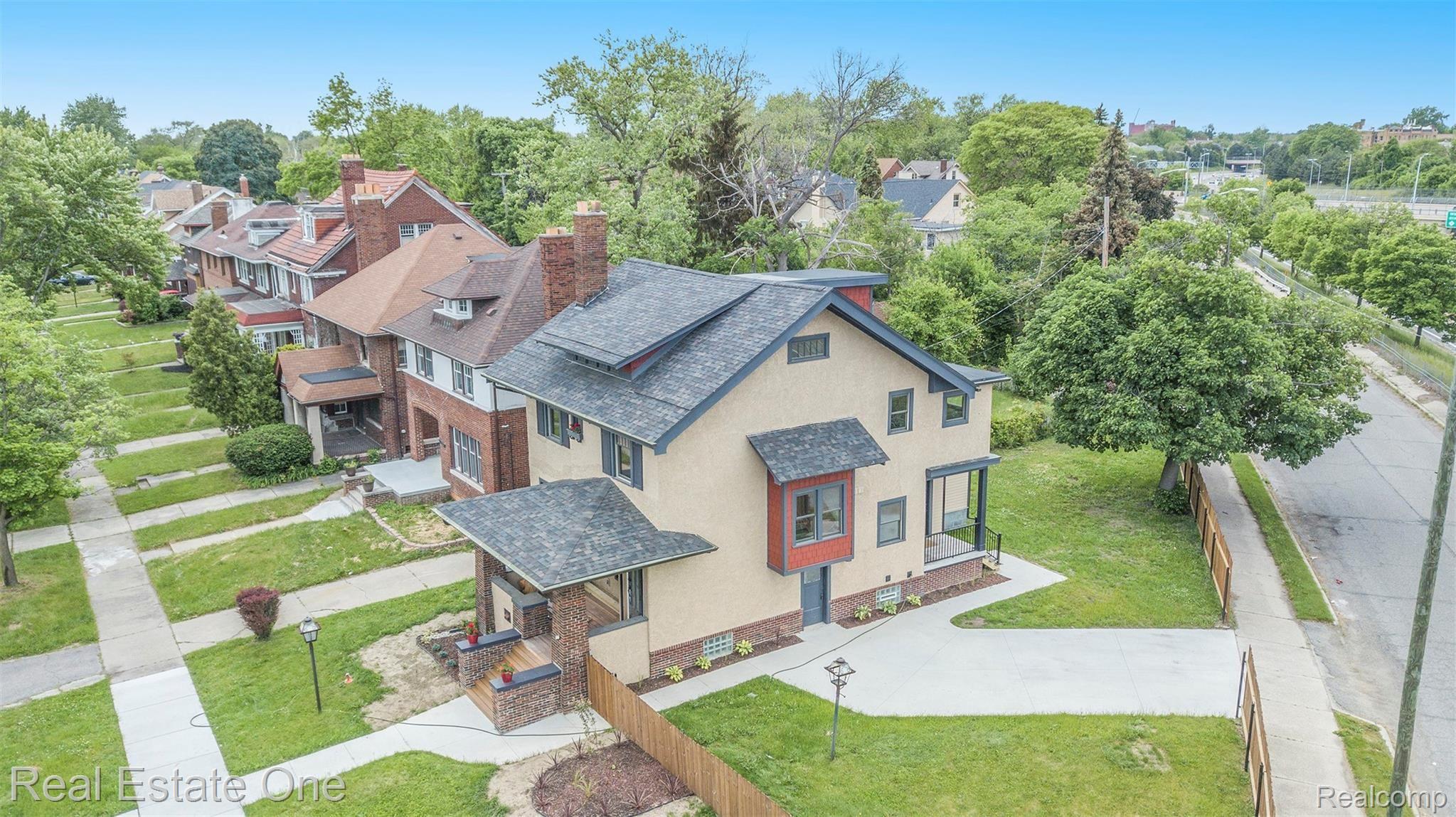 1166 Edison Street Detroit, MI 48202 - Photo 32 of 34 DJI_0757.jpg
