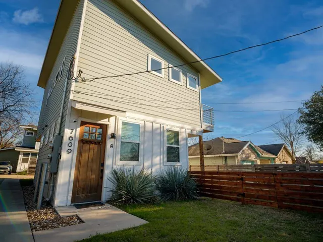 $3,000 | 7609 Bennett Avenue, Unit A, Austin, TX 78752