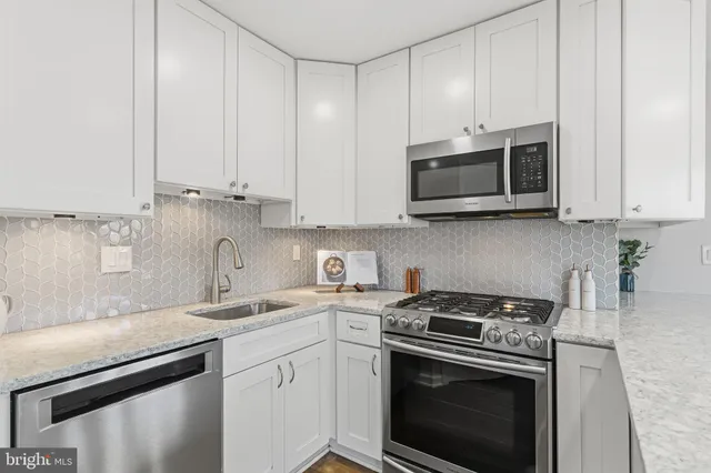 $549,990 | 4913 Erie Street, Annandale, VA 22003