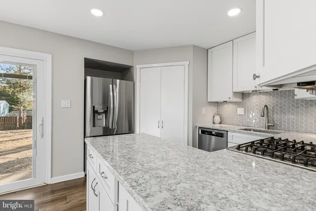 $549,990 | 4913 Erie Street, Annandale, VA 22003