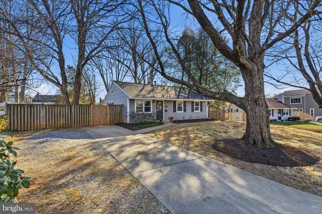 $549,990 | 4913 Erie Street, Annandale, VA 22003