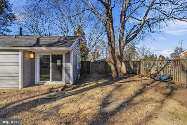 $549,990 | 4913 Erie Street, Annandale, VA 22003