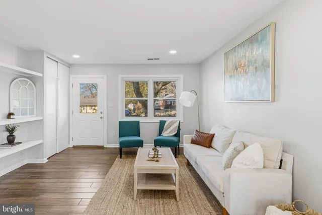 $549,990 | 4913 Erie Street, Annandale, VA 22003