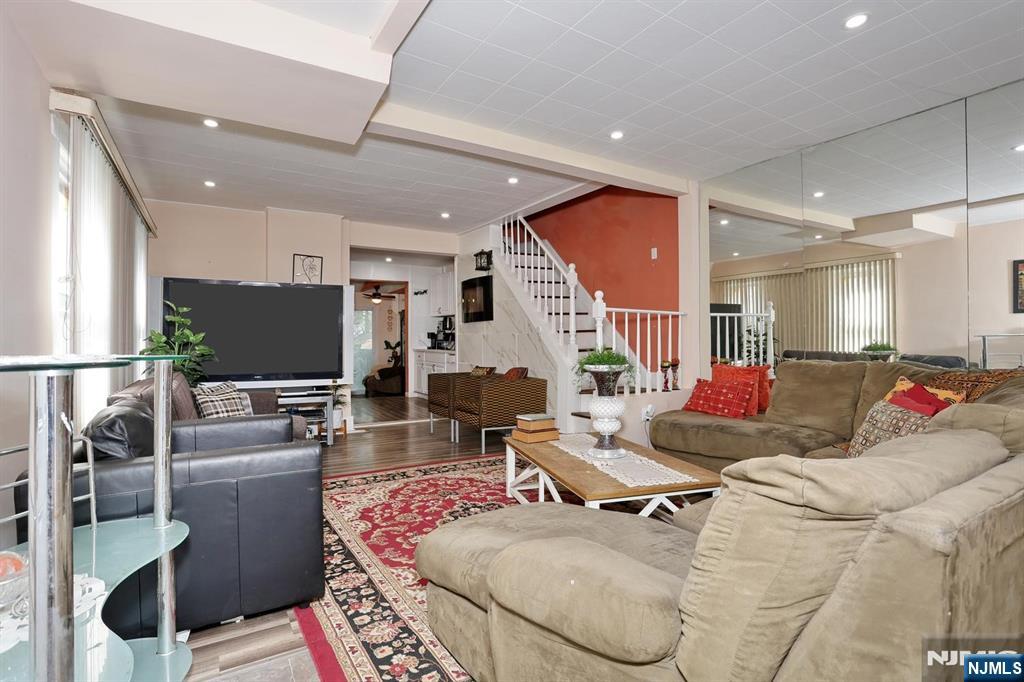 150 Pleasant Avenue Englewood, NJ 07631 - Photo 4 of 46