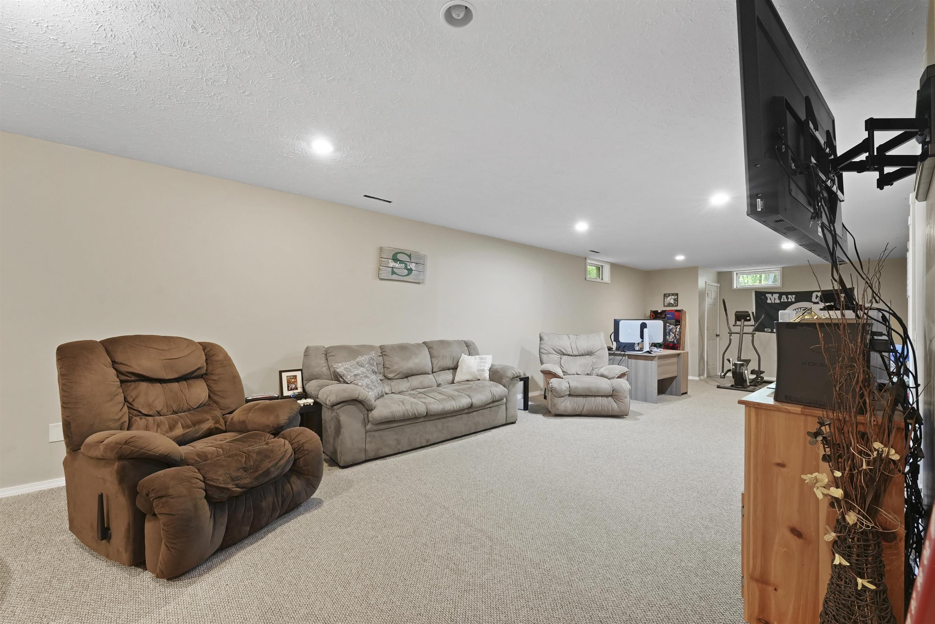 10944 West Kelly Road Lake City, MI 49651 - Photo 28 of 47 1925116-3842a893-2248-46c5-8f0d-e59ffdc72ba2.JPG