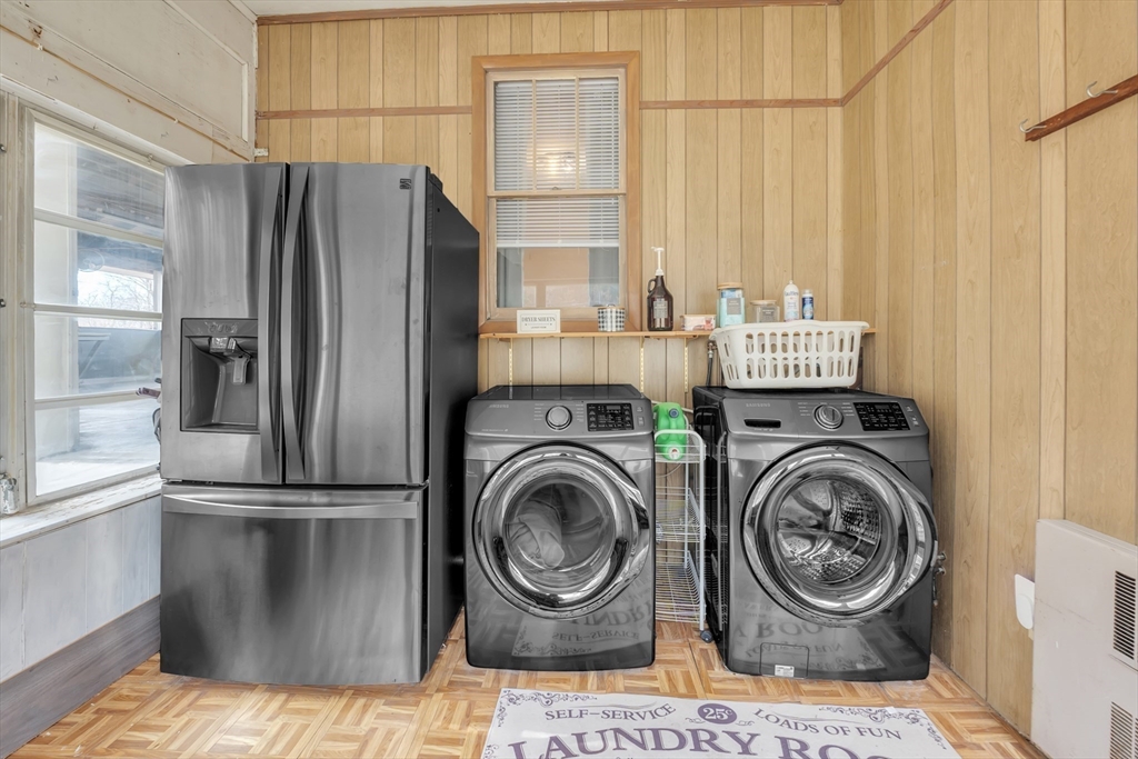 109 North Brookfield Road Barre, MA 01005 - Photo 21 of 42 a utility room with dryer and washer