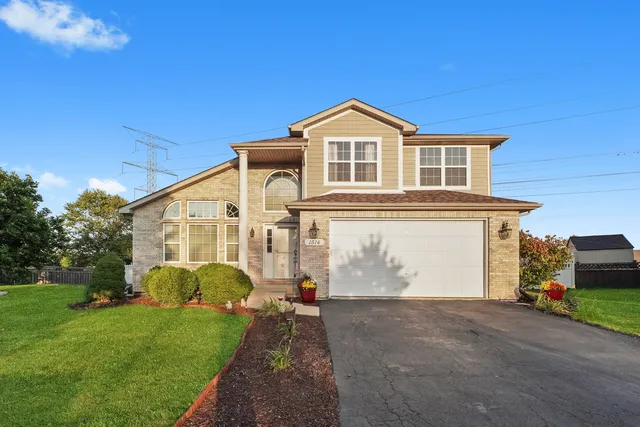$440,000 | 1514 Spring Oaks Drive, Joliet, IL 60431