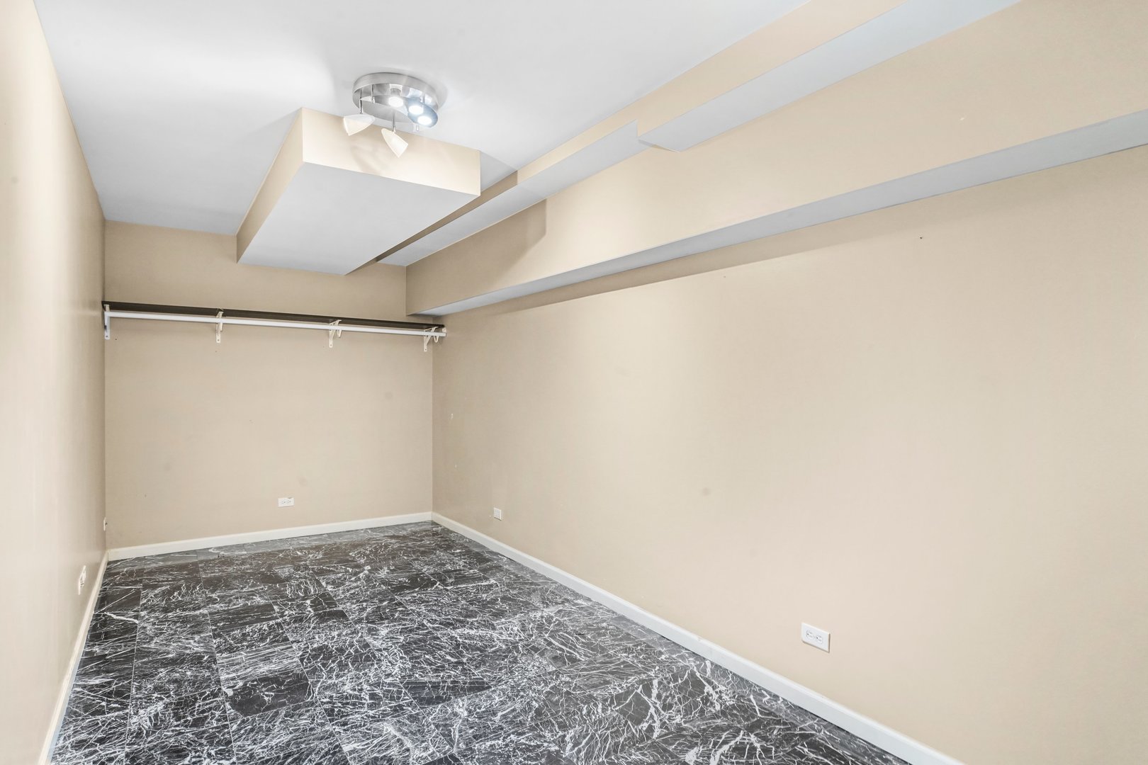 1514 Spring Oaks Drive Joliet, IL 60431 - Photo 23 of 36 a view of a small space