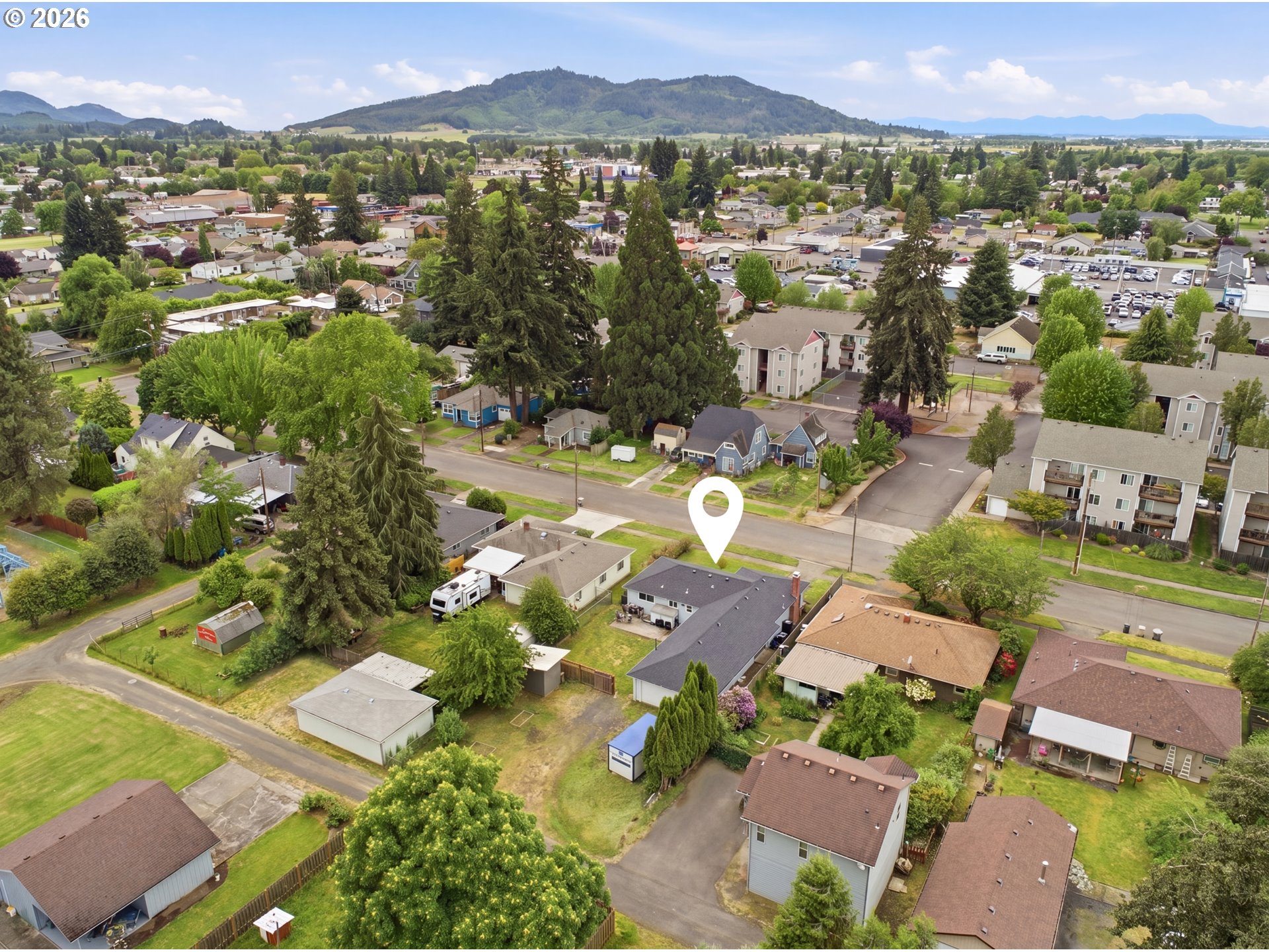1357 Grove Street Lebanon, OR 97355 - Photo 33 of 37 an aerial view of multiple house