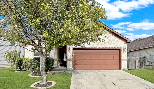 $2,350 | 25110 Terlingua Bend, San Antonio, TX 78261
