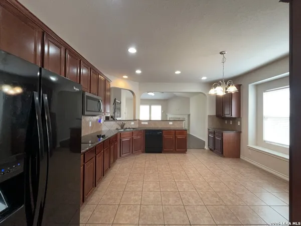 $2,350 | 25110 Terlingua Bend, San Antonio, TX 78261