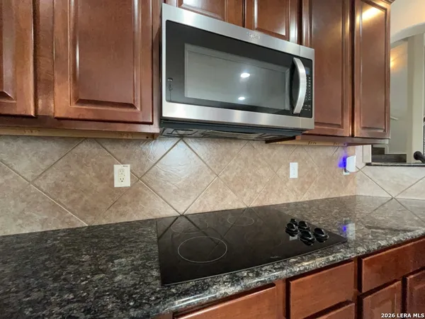 $2,350 | 25110 Terlingua Bend, San Antonio, TX 78261