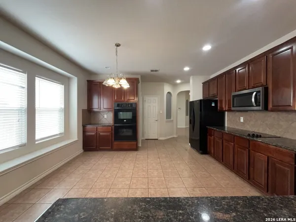$2,350 | 25110 Terlingua Bend, San Antonio, TX 78261