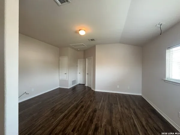 $2,350 | 25110 Terlingua Bend, San Antonio, TX 78261