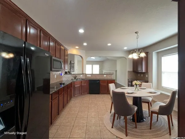 $2,350 | 25110 Terlingua Bend, San Antonio, TX 78261