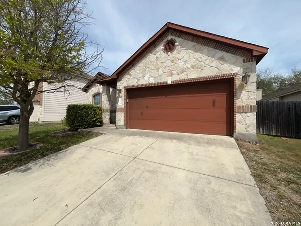 $2,350 | 25110 Terlingua Bend, San Antonio, TX 78261