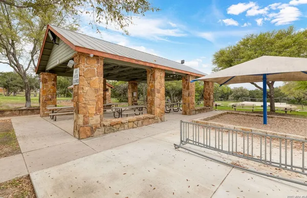 $2,350 | 25110 Terlingua Bend, San Antonio, TX 78261