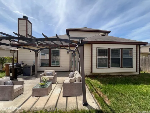 $2,350 | 25110 Terlingua Bend, San Antonio, TX 78261