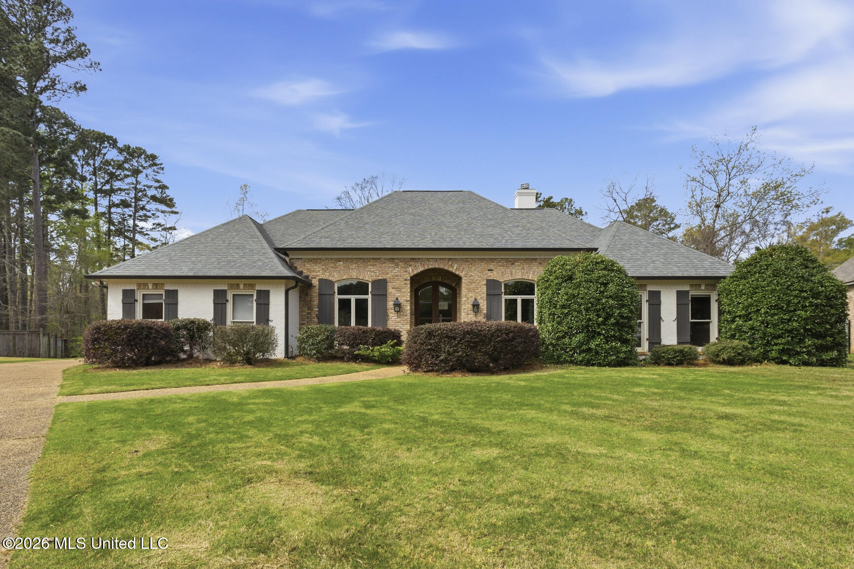 412 Ashbourn Court Madison, MS 39110 - Photo 2 of 42 412 Ashborne Ct-2