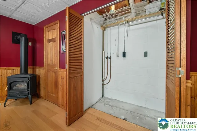 a view of a livingroom with furniture and windows