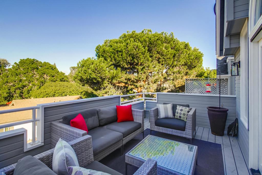 864 Del Mar Downs Road Solana Beach, CA 92075 - Photo 12 of 20 a outdoor living room with furniture