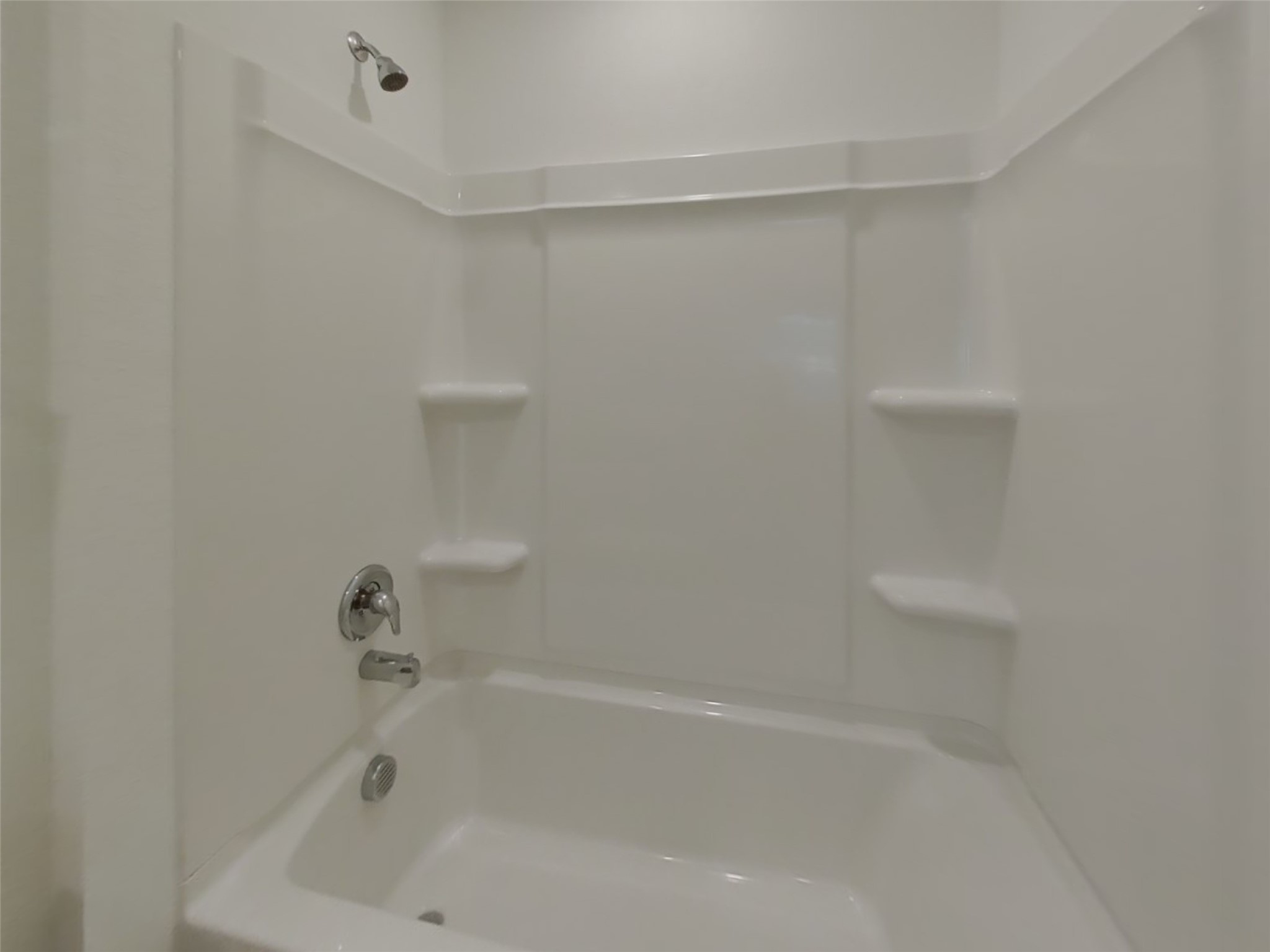 13035 Shells Lane Crosby, TX 77532 - Photo 15 of 17 a close up of a bathtub