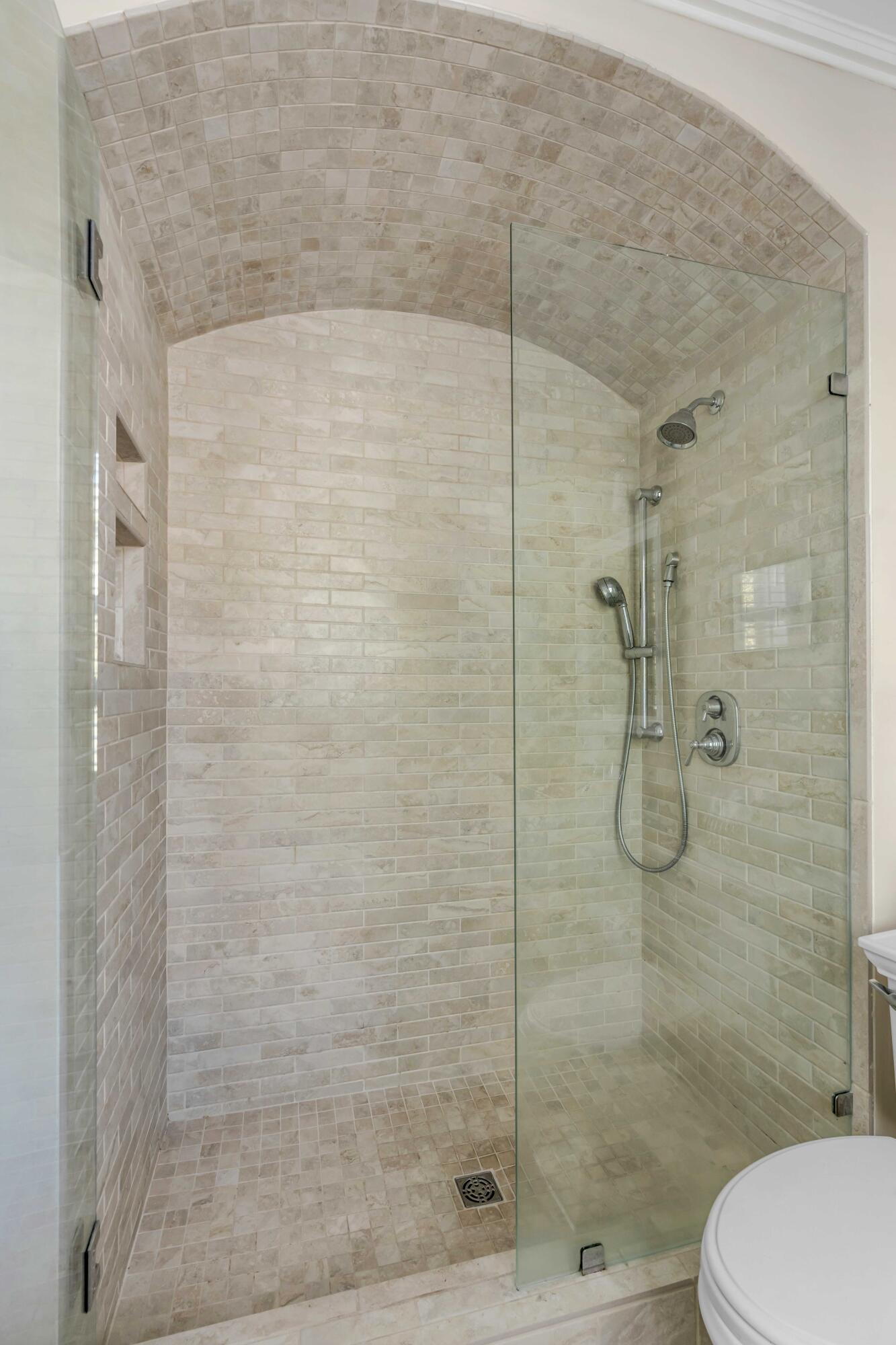 40 New Street Charleston, SC 29401 - Photo 37 of 53 Shower