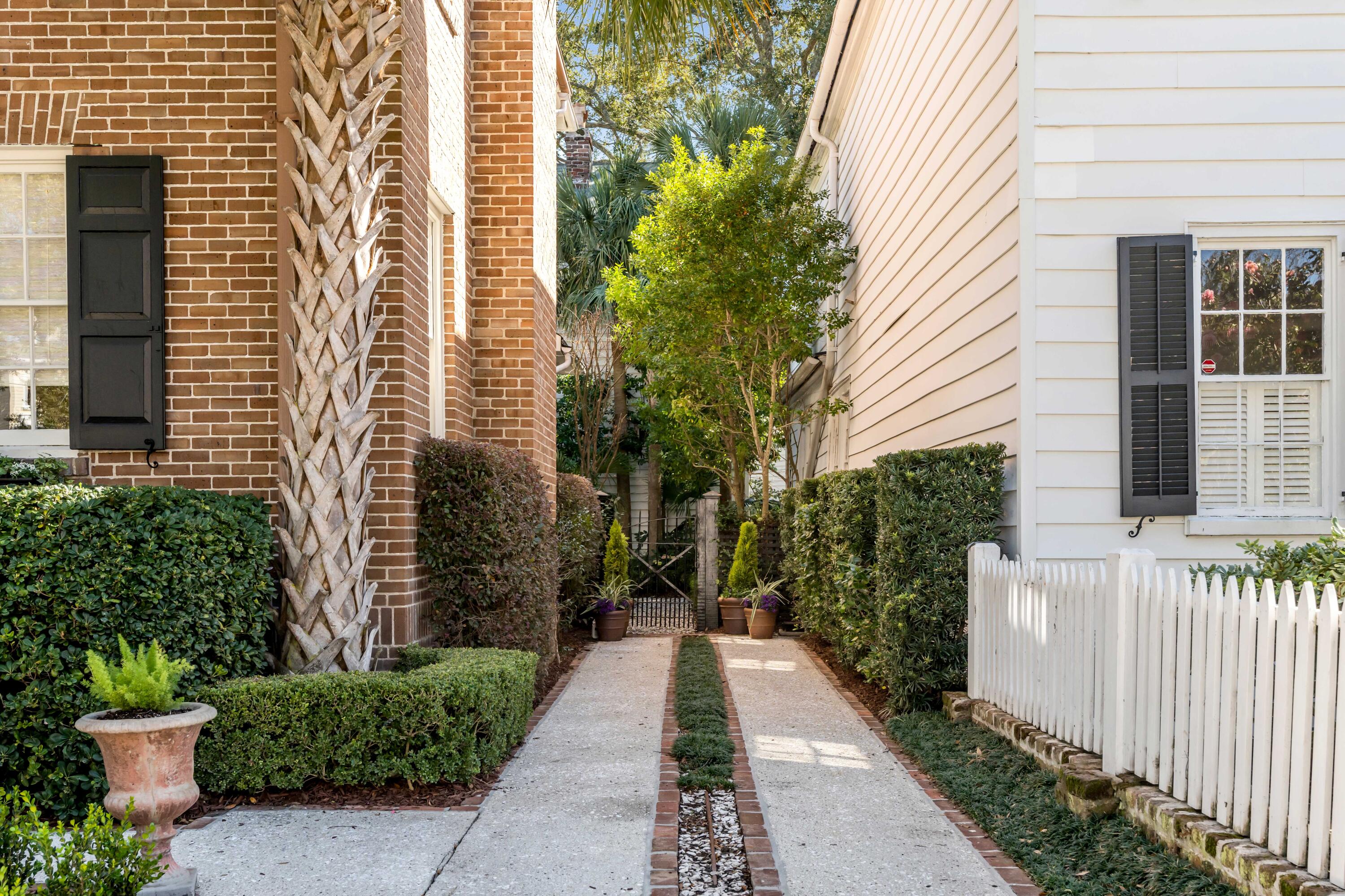 40 New Street Charleston, SC 29401 - Photo 52 of 53 Driveway