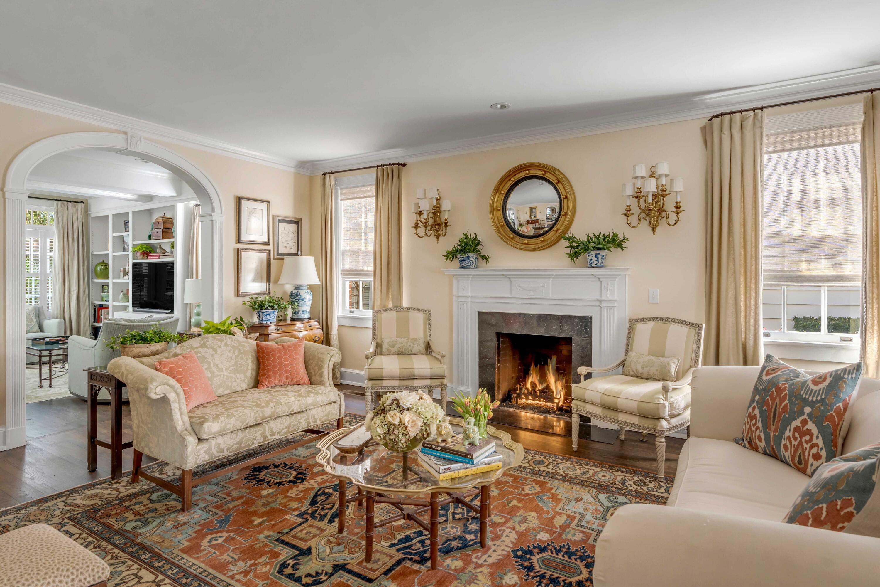 40 New Street Charleston, SC 29401 - Photo 7 of 53 Living Room