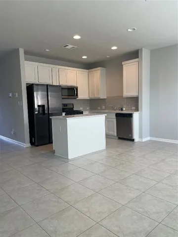 $2,000 | 1712 Artesian Spgs Crossing, Leander, TX 78641