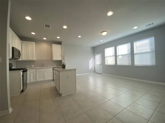 $2,000 | 1712 Artesian Spgs Crossing, Leander, TX 78641