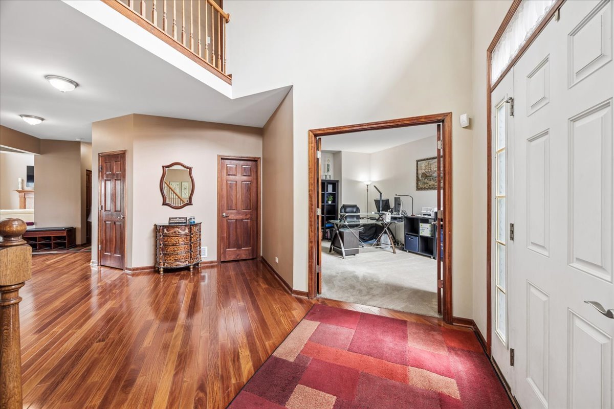 627 Mansfield Way Oswego, IL 60543 - Photo 5 of 36
