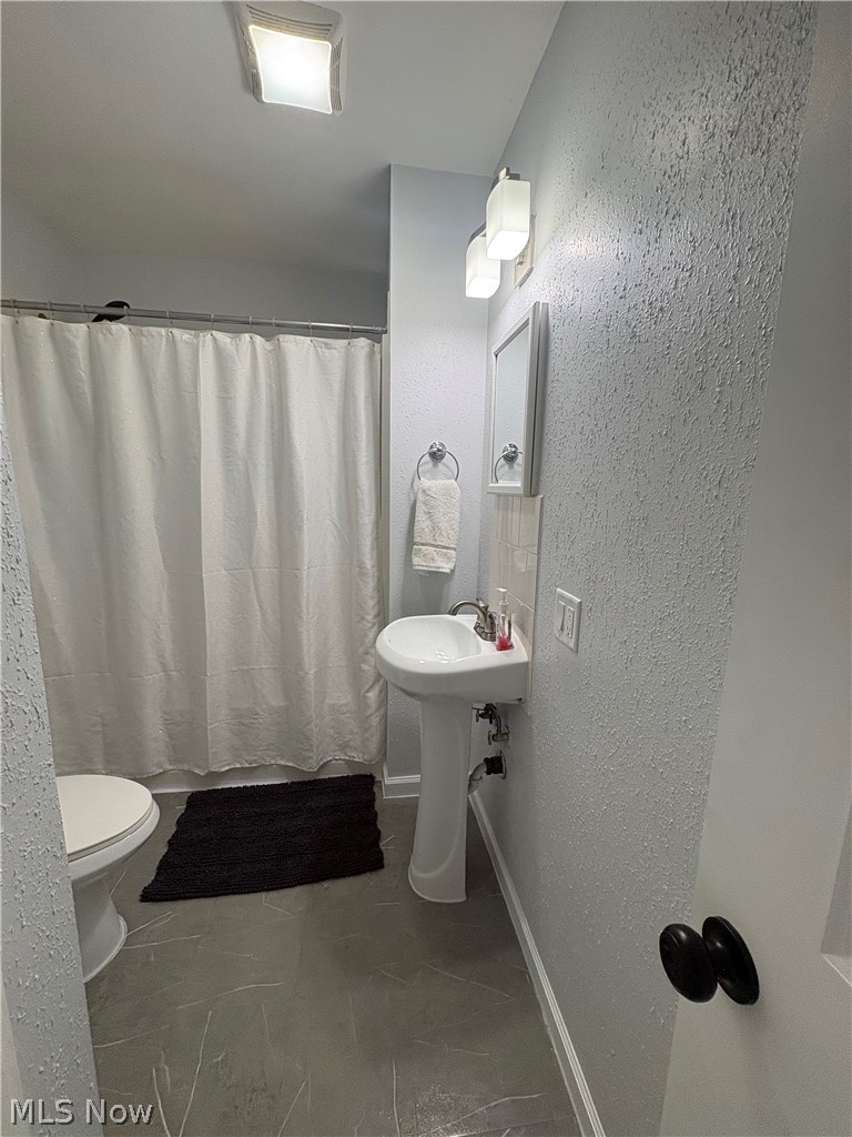 246 Hilliard Road Elyria, OH 44035 - Photo 17 of 50