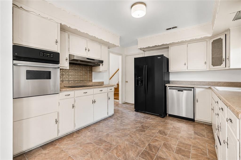 863 Kendall Road Peculiar, MO 64078 - Photo 8 of 29