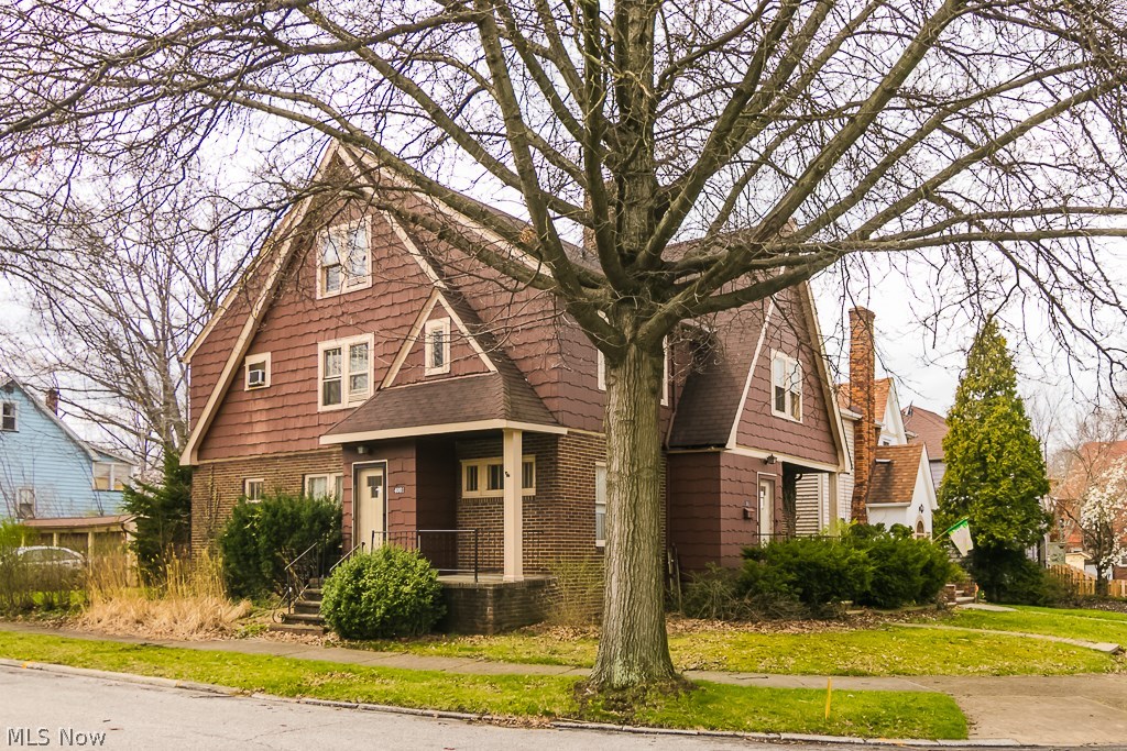4001 Delmore Road Cleveland Heights, OH 44121 - Photo 2 of 35