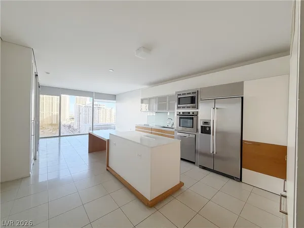 $2,595 | 3722 South Las Vegas Boulevard, Unit 904, Las Vegas, NV 89158