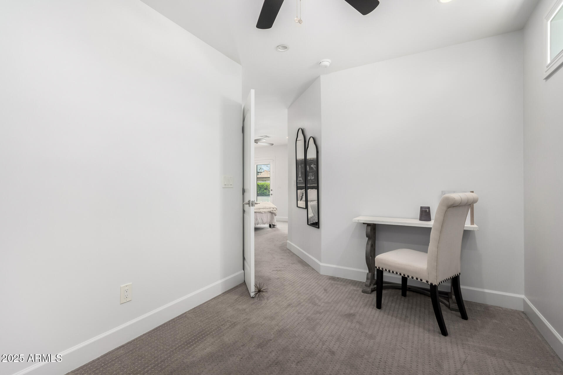 6741 North 10th Street Phoenix, AZ 85014 - Photo 19 of 37 a view of a room with table and chair