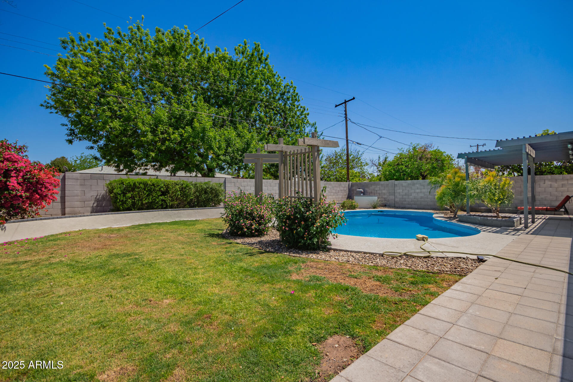 6741 North 10th Street Phoenix, AZ 85014 - Photo 32 of 37 a view of a backyard