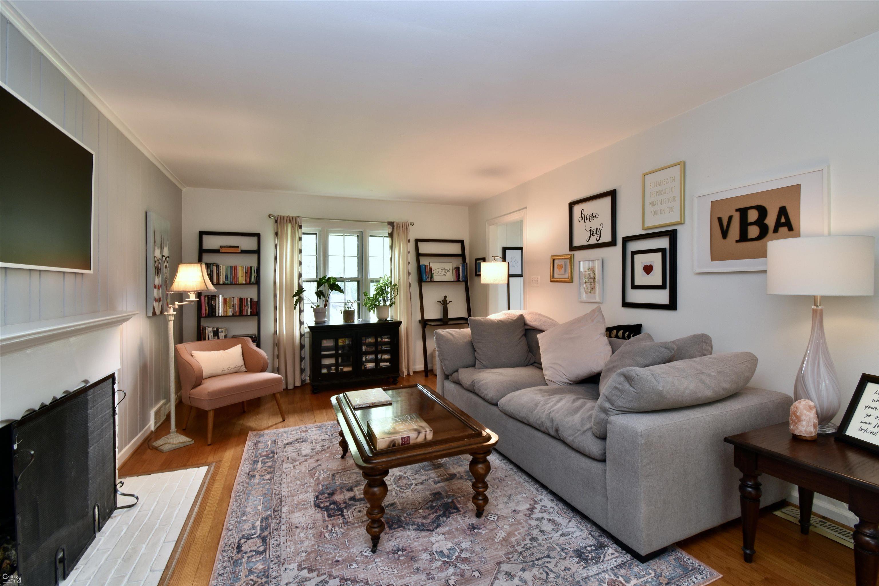 330 Kerby Road Grosse Pointe Farms, MI 48236 - Photo 8 of 34