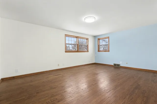 $399,900 | 33 South Canterbury Road, Aurora, IL 60506