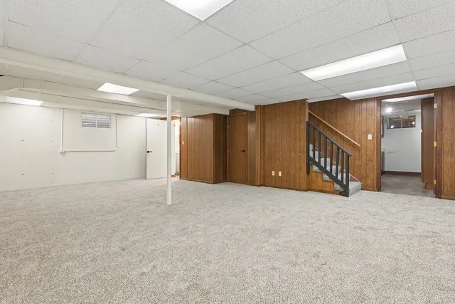 $399,900 | 33 South Canterbury Road, Aurora, IL 60506