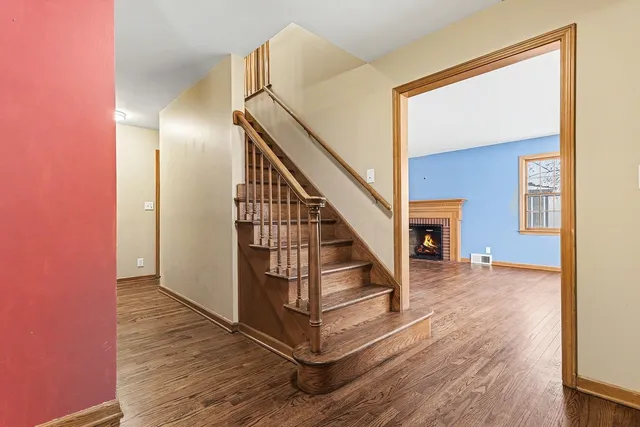 $399,900 | 33 South Canterbury Road, Aurora, IL 60506