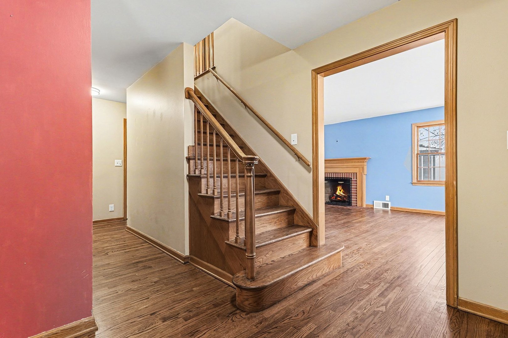 33 South Canterbury Road Aurora, IL 60506 - Photo 2 of 28 a view of entryway and hall with wooden floor