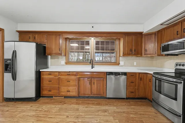 $399,900 | 33 South Canterbury Road, Aurora, IL 60506